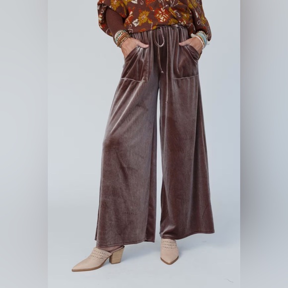 NEW Three Bird Nest The Nest Relaxing Robin Velvet Wide Leg Pant - Picture 2 of 5